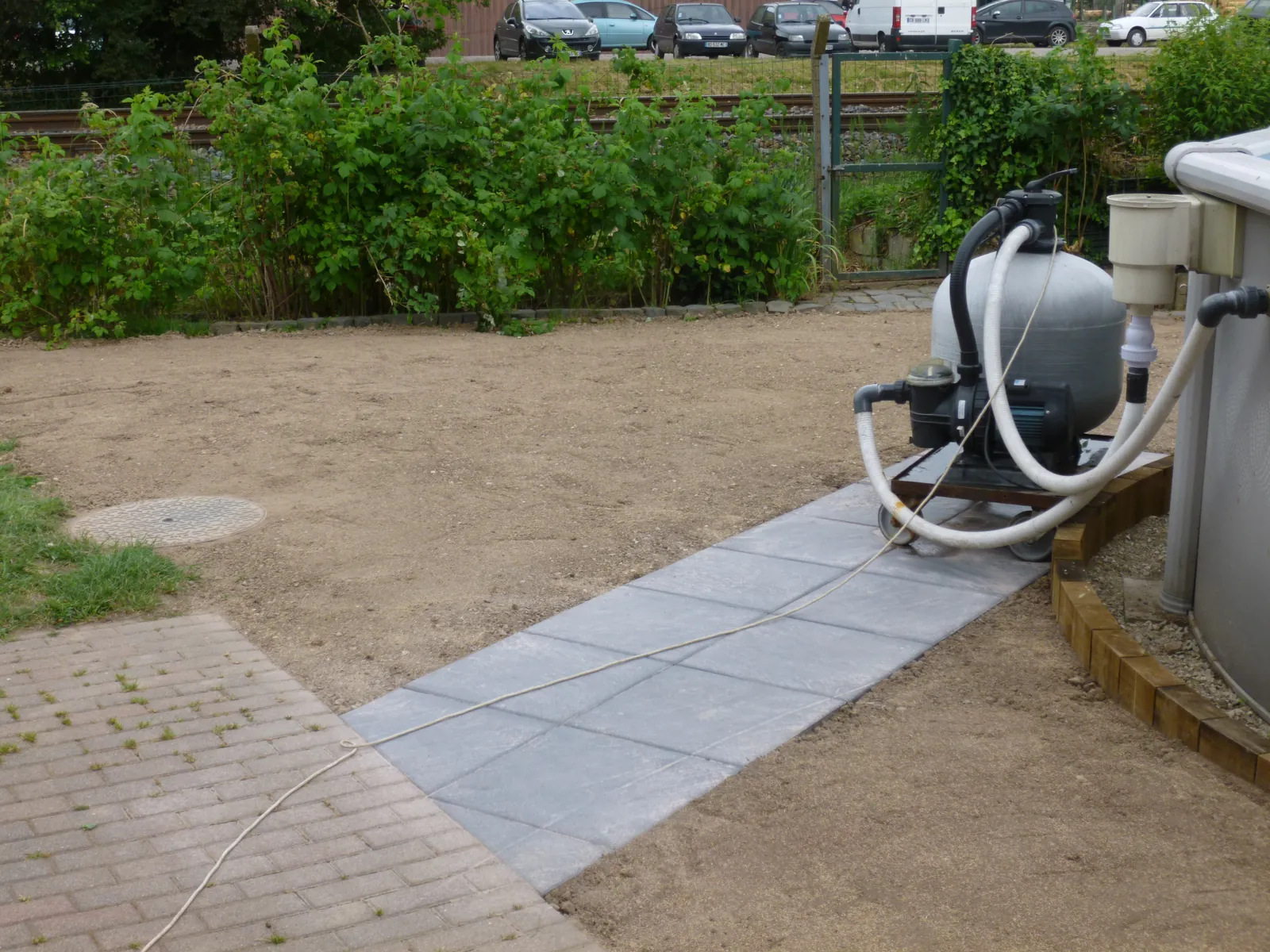 Un passage dallé dans le jardin — Urmatt