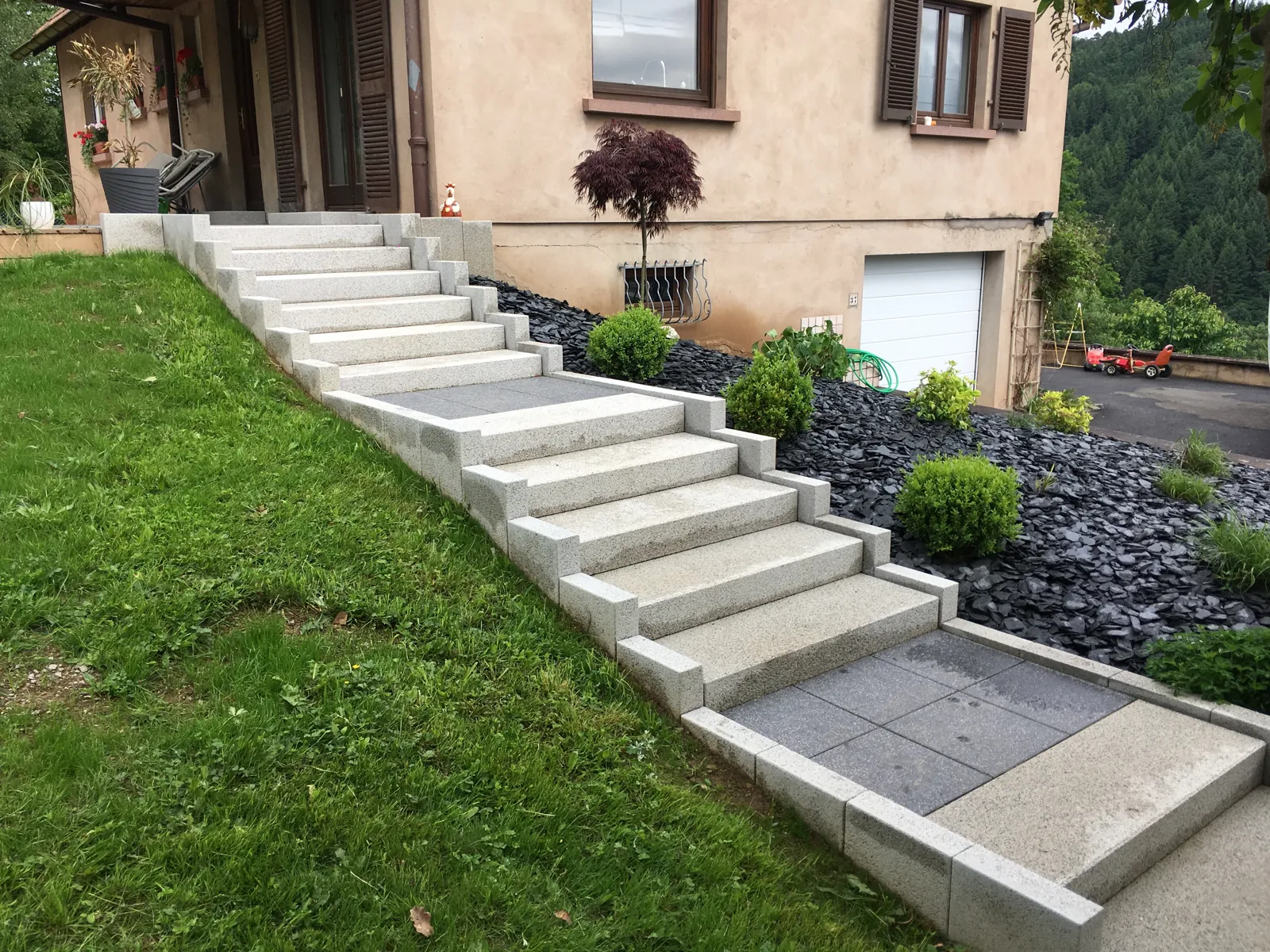 Relier les niveaux du jardin — Wisches