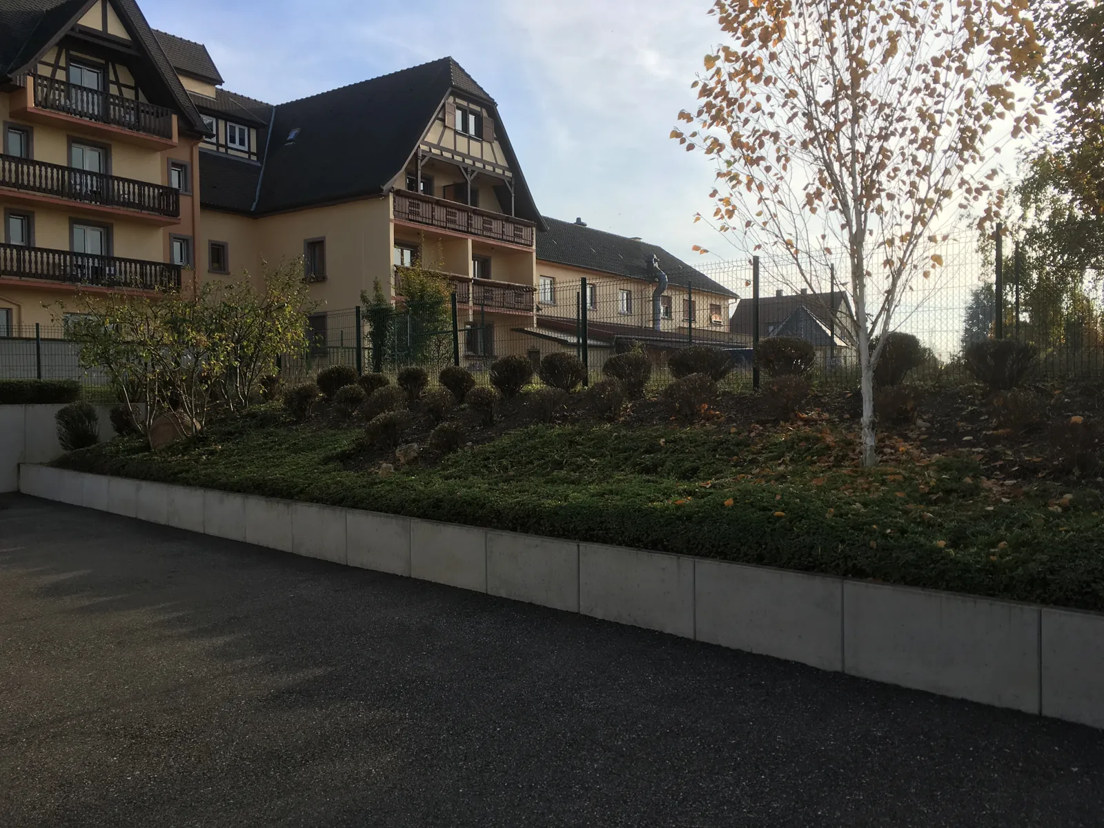 Accompagner un muret de plantations — Bas-Rhin